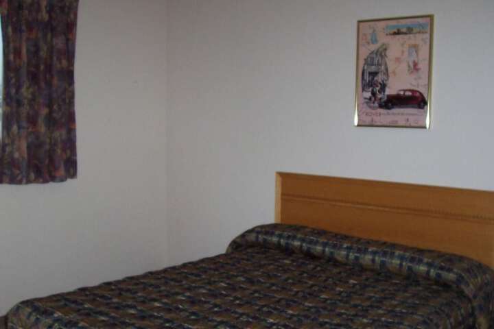 Model a Inn