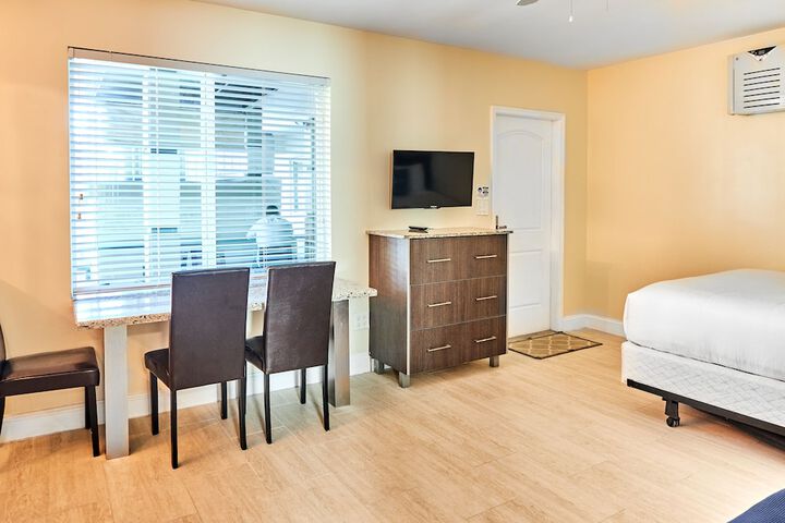 Room 42 of 61