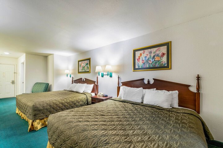 Room 22 of 40