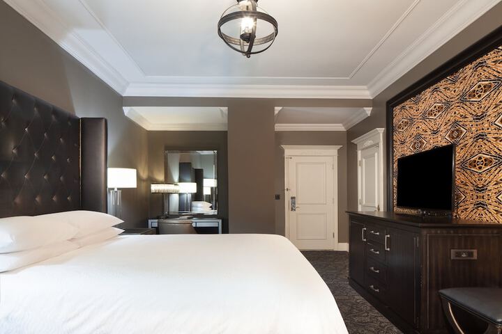 Room 41 of 212