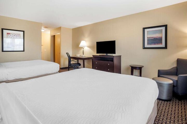 Best Western Plus Philadelphia Airport South at Widener University