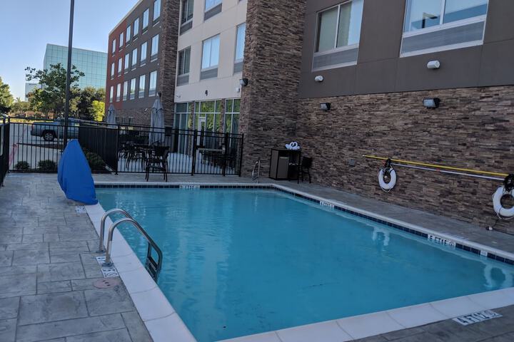 Pool 14 of 52