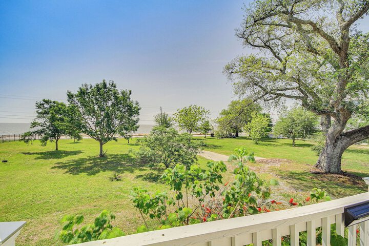 Waveland Vacation Rental - Walk to the Beach!