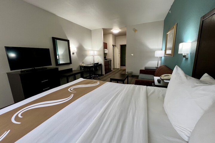 Room 11 of 36