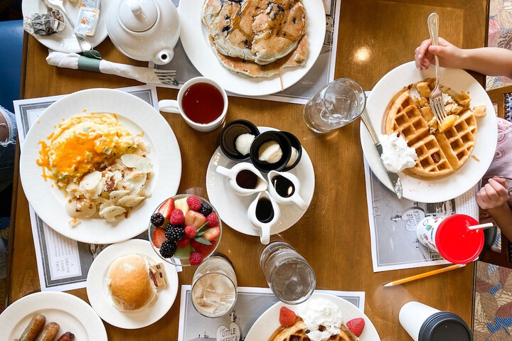 Breakfast/Coffee Service 38 of 45