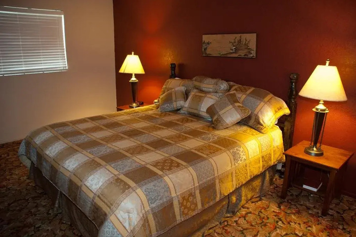 SUNNYVALE GARDEN SUITES HOTEL 29 PALMS A