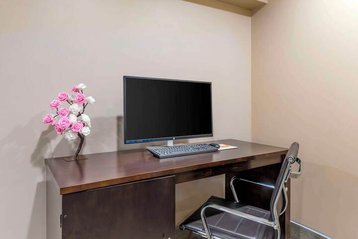 Business Center 35 of 35