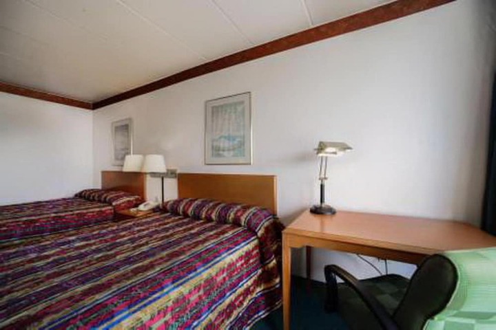 Room 14 of 24