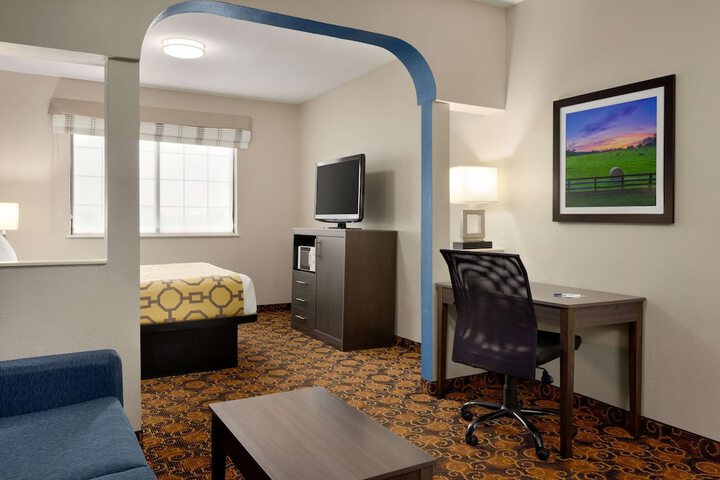 Room 13 of 28