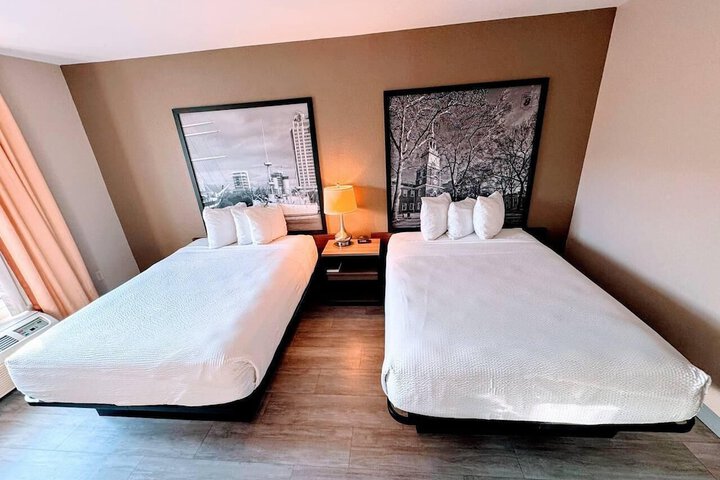 Super 8 by Wyndham Pennsville / Wilmington