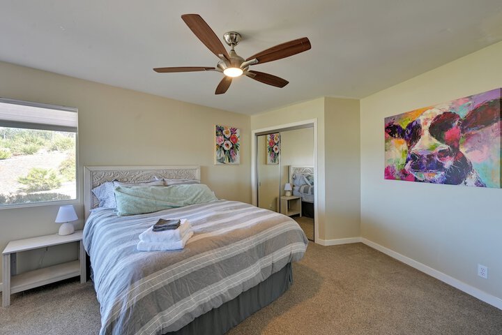 San Marcos Getaway w / Deck & Lake Views!