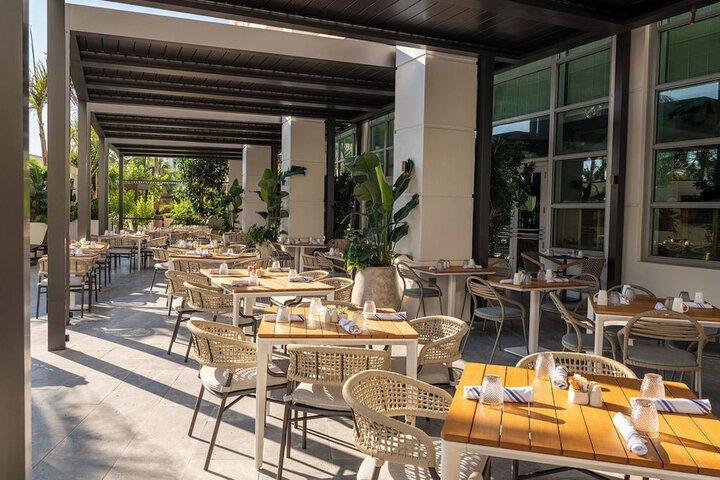 Signia by Hilton Diplomat Beach Resort