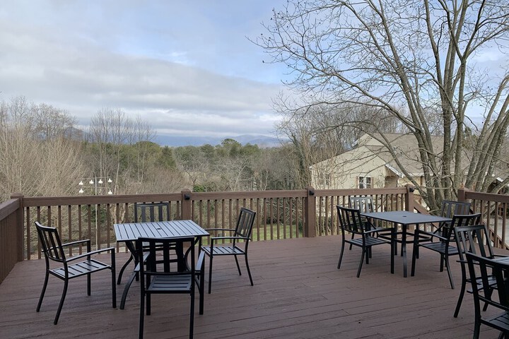 Woodbridge Inn & Tavern