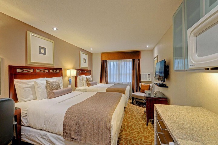 Room 36 of 62