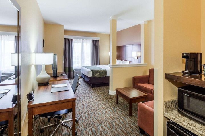 Comfort Suites Cotulla near I-35