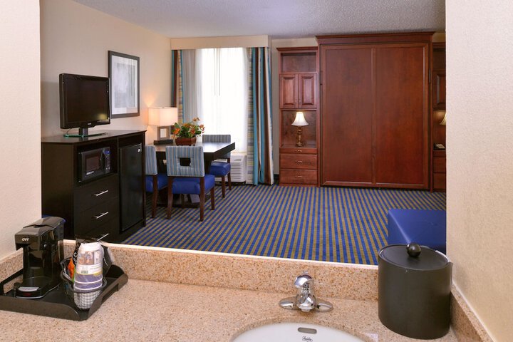 Room 19 of 25