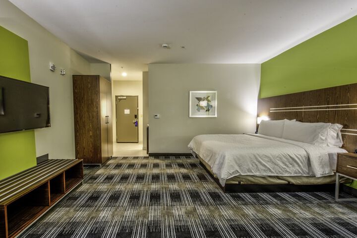 Holiday Inn Express & Suites Dallas NW - Farmers Branch by IHG