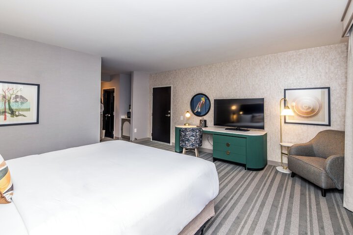 Room 18 of 38
