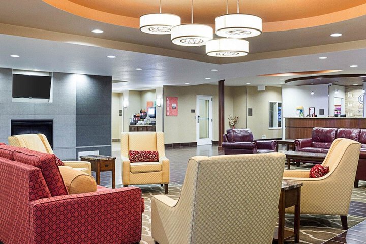 Comfort Suites Minot South