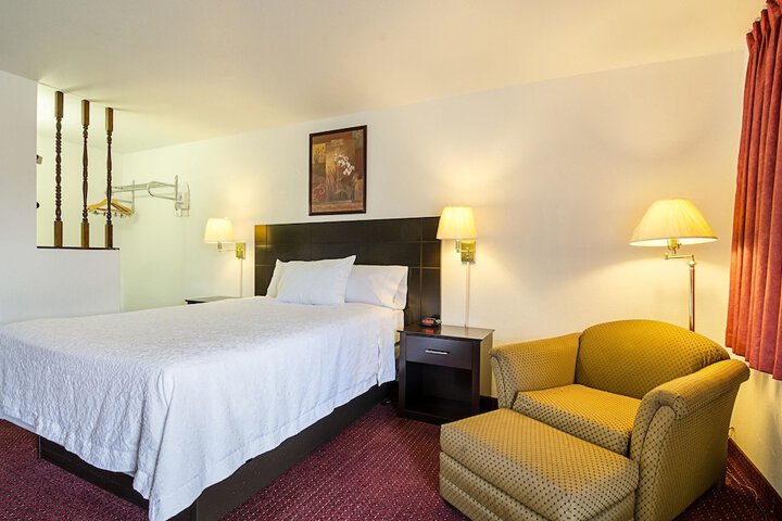 Room 17 of 31