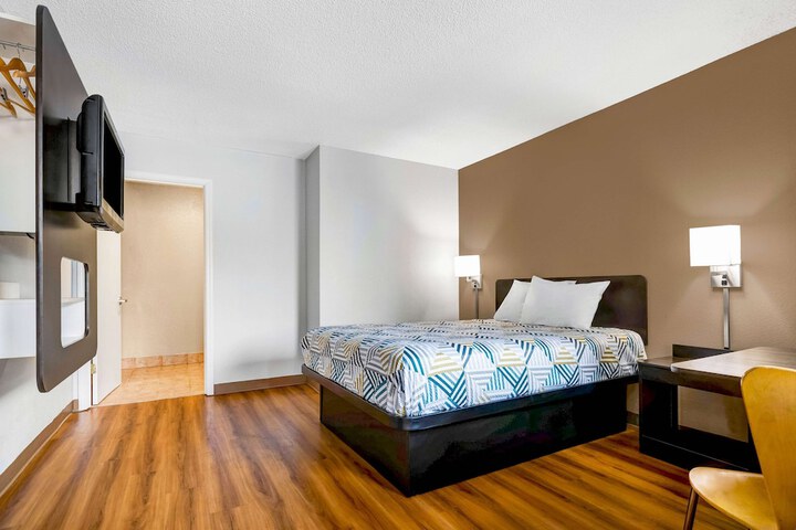 Room 16 of 37