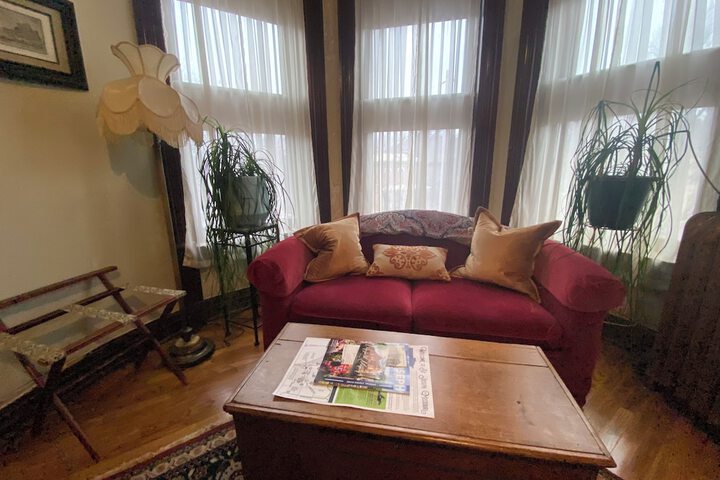 Vineyard Mansion & Carriage House Bed & Breakfast