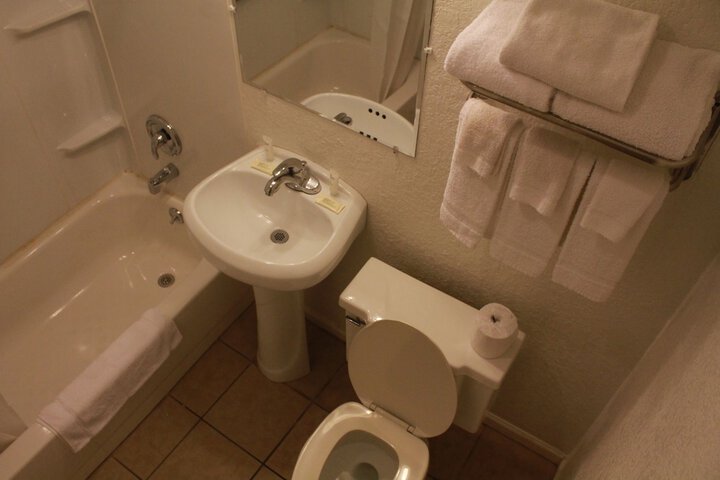Room 6 of 20