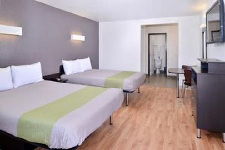 Budget Inn & Suites Commerce