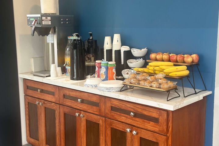 Breakfast/Coffee Service 96 of 103
