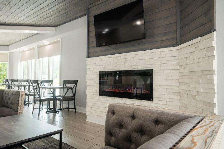 Twin Mountain Inn & Suites
