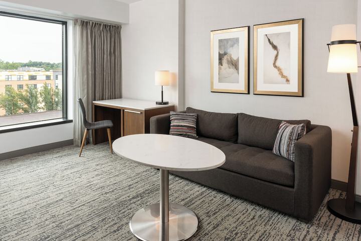 Room 33 of 49