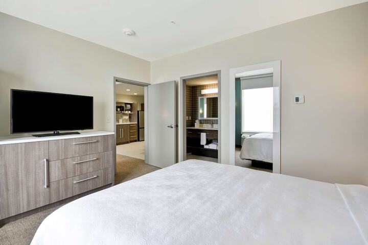 Room 13 of 40