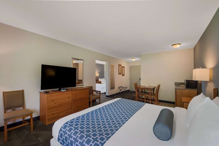 Room 18 of 37