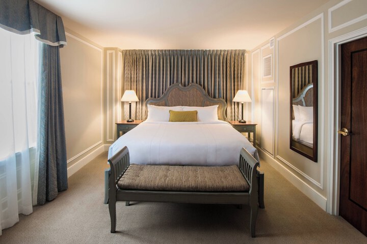 Room 48 of 102