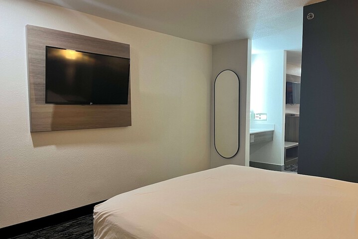 Room 12 of 52