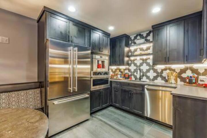 Luxury Family Cabin at Summit West