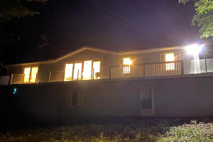 Paradise View Getaway-Dacha