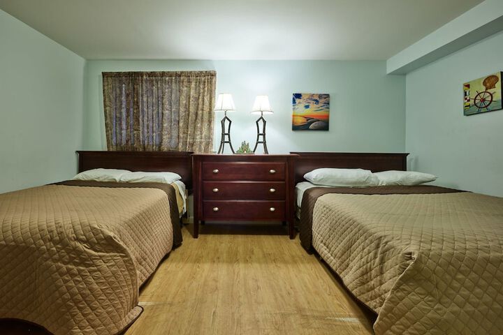 Room 11 of 34