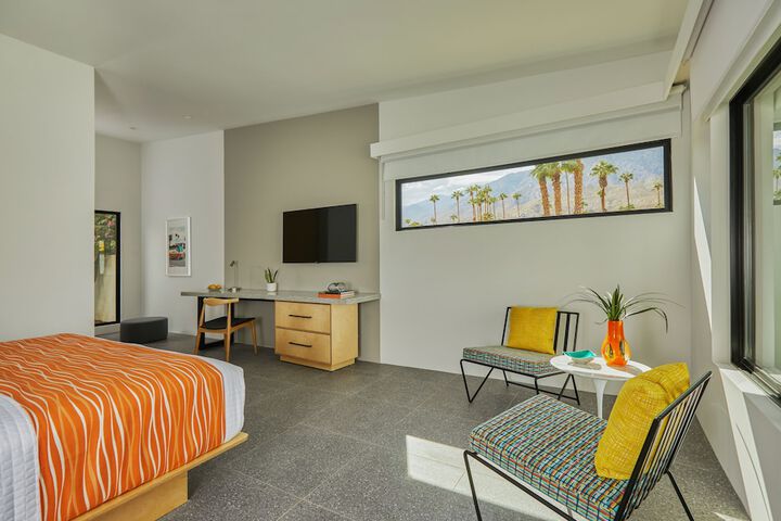 Room 12 of 19