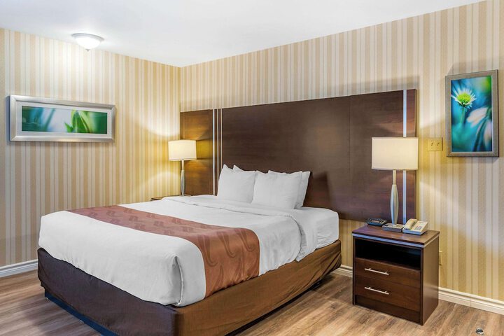Room 34 of 43