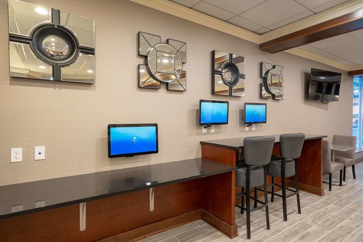 Business Center 46 of 46
