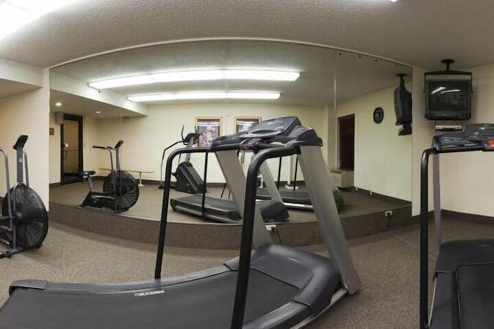 Holiday Inn Express Fayetteville- Univ of AR Area by IHG