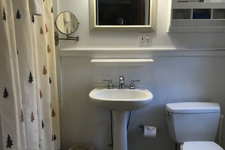 Room 27 of 54