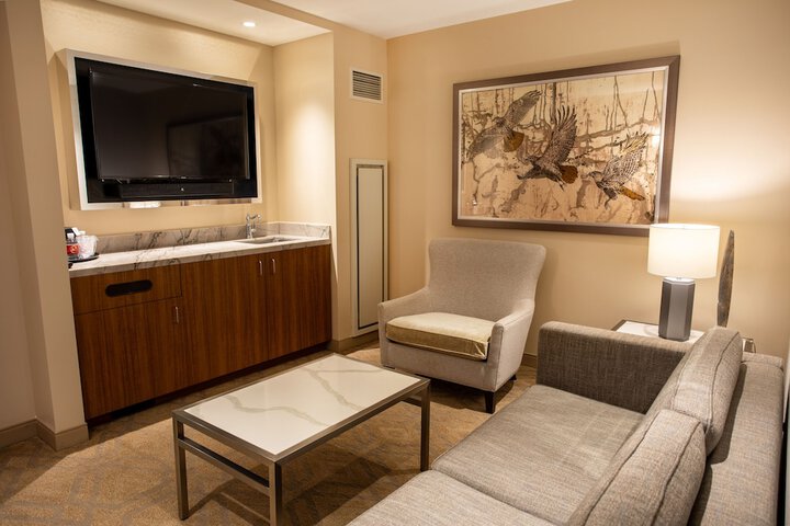 Room 10 of 28