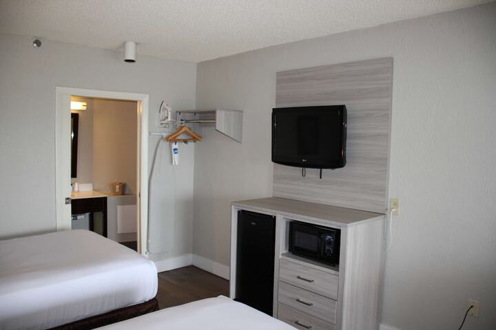 Room 10 of 33
