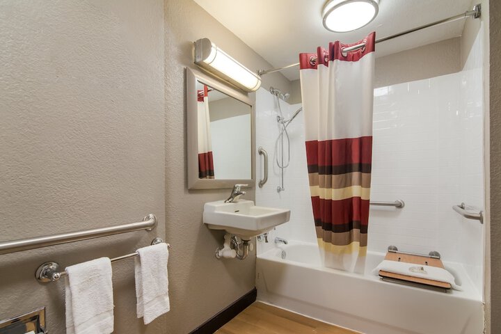 Room 20 of 35