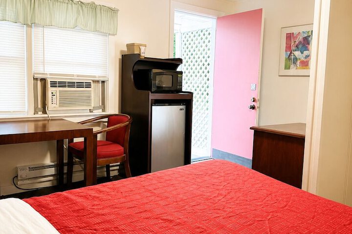 BEACHWAY MOTEL