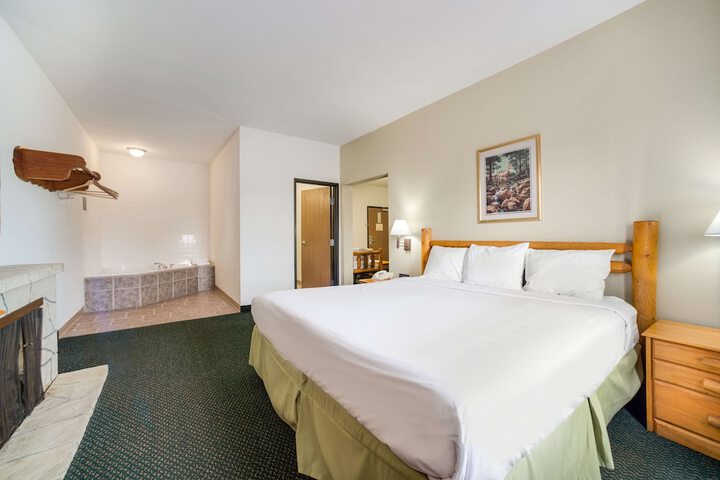 Room 41 of 46