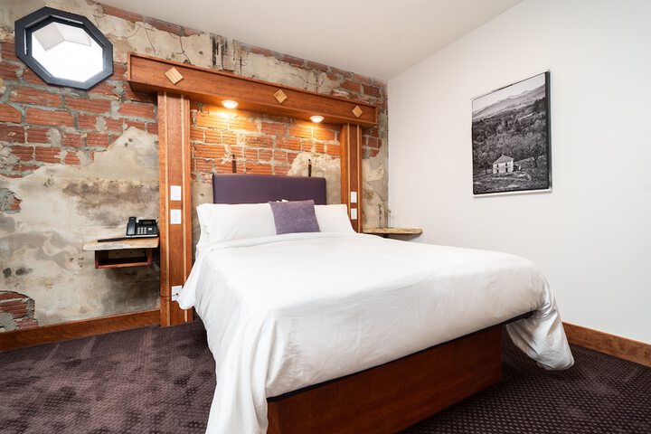 The Horton Hotel and Rooftop Lounge