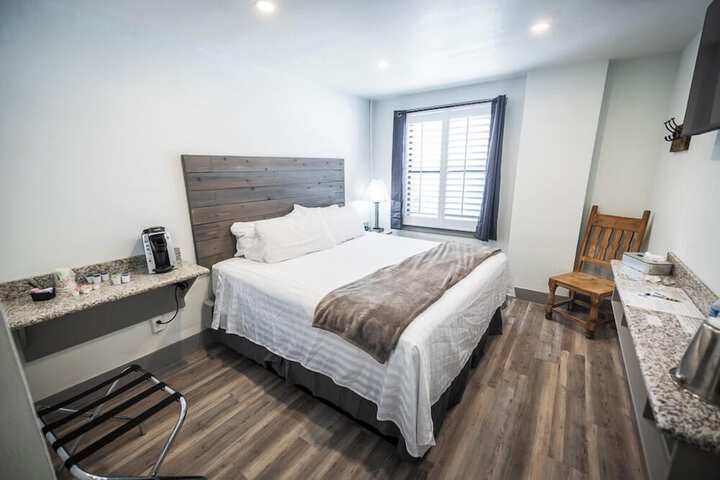 Room 30 of 58
